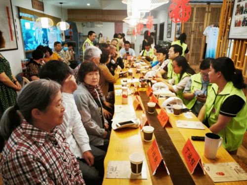 傳遞文明 播撒愛心——揚(yáng)州報(bào)業(yè)集團(tuán)報(bào)春花志愿者服務(wù)隊(duì)正式成立